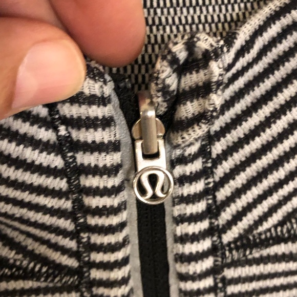 Lululemon Run U-Turn Pullover Reflective Classic Stripe Long Sleeves Top - Picture 15 of 15